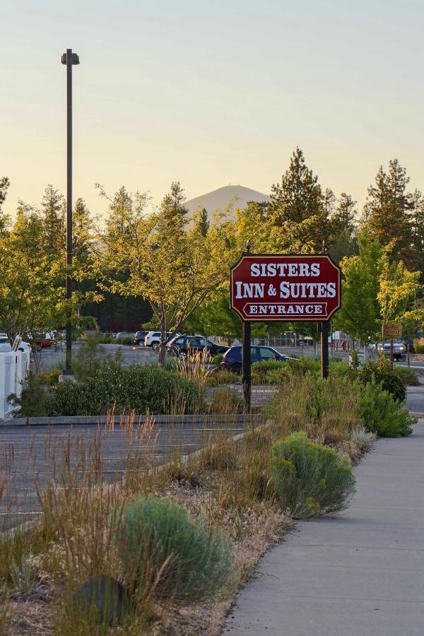 Sisters Inn & Suites Exterior photo