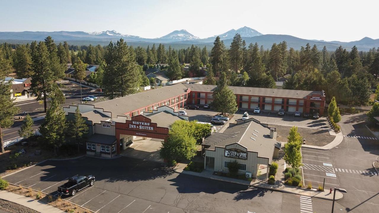 Sisters Inn & Suites Exterior photo